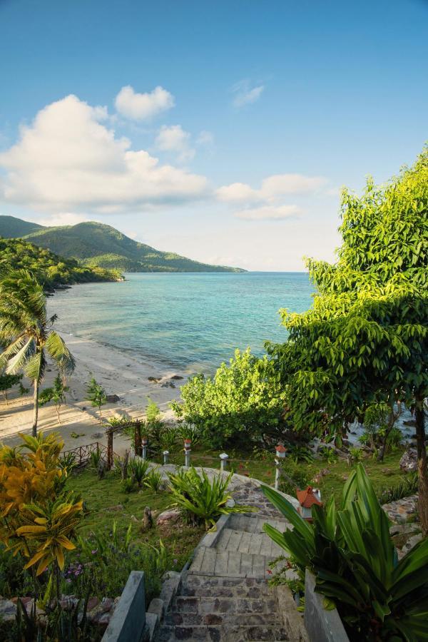 Legon Waru Cottage Karimunjawa Buitenkant foto