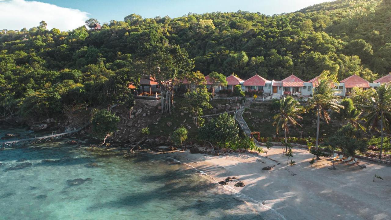 Legon Waru Cottage Karimunjawa Buitenkant foto
